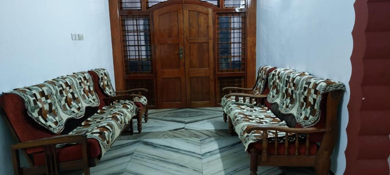 Jinan Palace Guest House Jinan Palace Guest House 니둠바서리 외부 사진